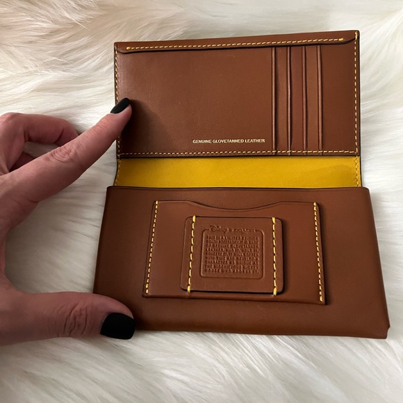 Disney Coach Mickey Phone Wallet Lmtd Edition - Picture 3 of 9